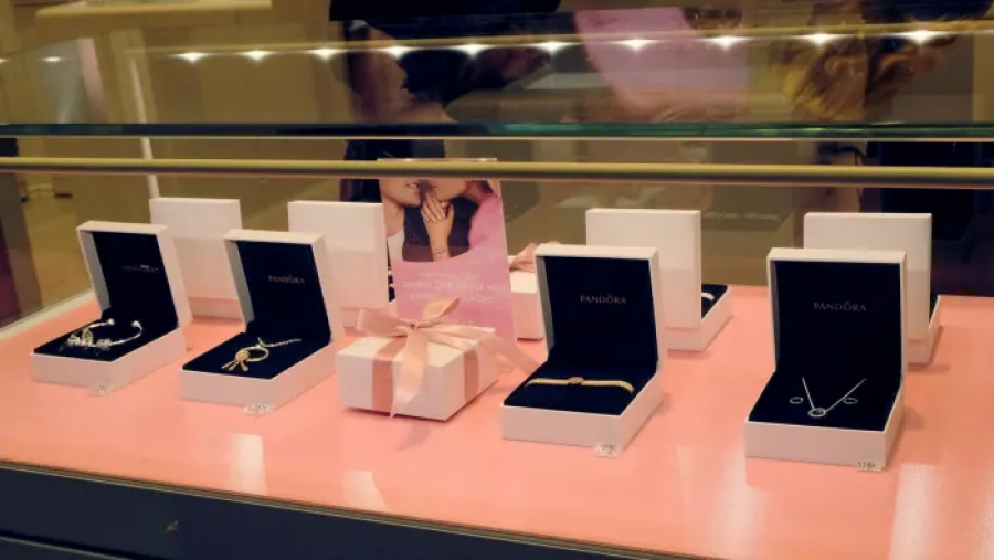 “Pandora” do të përdorë vetëm diamante laboratorike