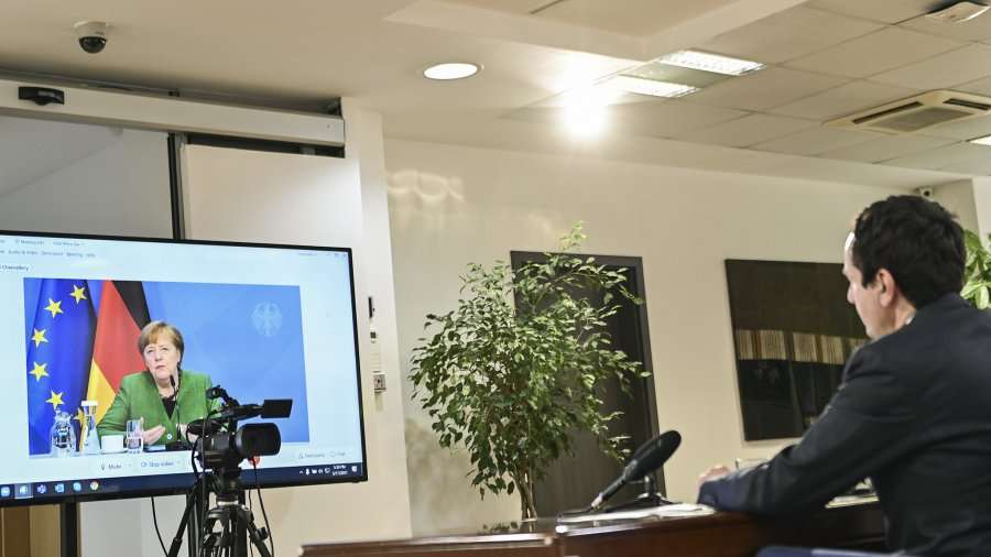 Kurti dhe Merkeli pajtohen që dialogu duhet të rezultojë me njohje reciproke
