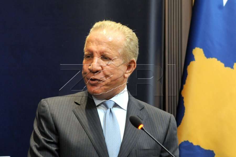 Pacolli Kurtit: Ulu në karrigen e parë të veturës dhe shikoje gjendjen e tmerrshme të rrugëve në Kosovë