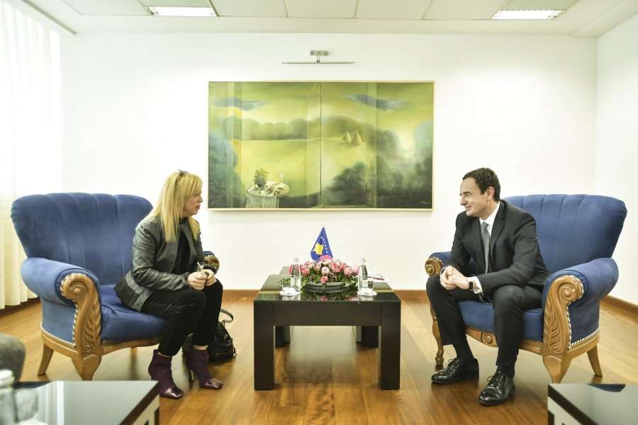 Kurti në takim me Inva Mulën, diskutojnë për zhvillimin e Operës së Kosovës