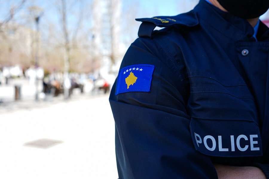Supsendohet polici që rrahu të miturin me aftësi të kufizuara në Kaçanik