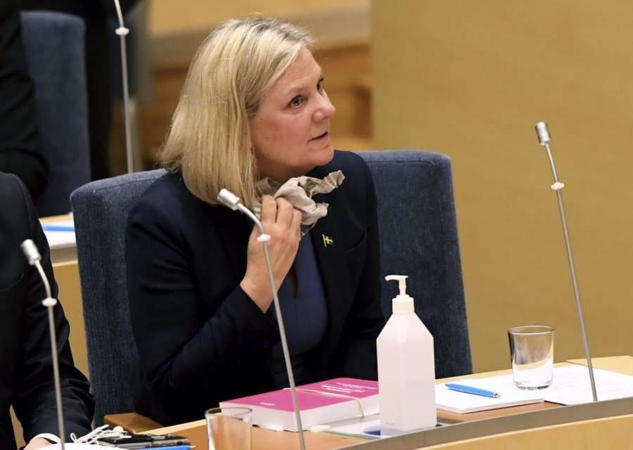 Kryeministrja e Suedisë dorëhiqet disa orë pasi u zgjodh