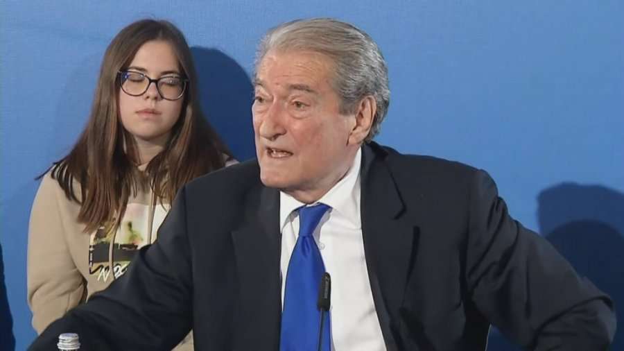 Berisha mesazh Vuçiqit: Nuk do të mësysh Tiranën si mik i Ramës, nëse do bashkëpunim njih gjenocidin