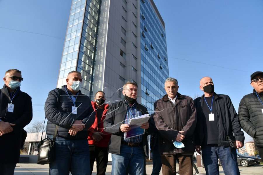 Selmani nga FSSHK: Kam frikë se duan të na futin në forma radikale të veprimit sindikal