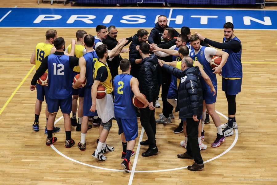 Atmosferë e mirë te Kosova para sfidës ndaj Danimarkës