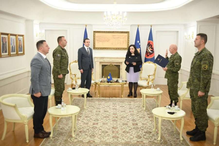 Osmani: Bashkim Jashari i shërbeu atdheut kur rrezikohej, tash i shërben shtetit në krye të ushtrisë