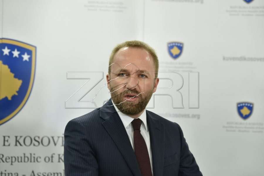PDK-ja nuk shkon në seancën e thirrur nga Kurti për referendumin
