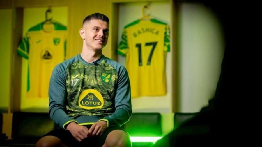 Fillimi i vështirë, të pamposhtur qe tri ndeshje, kënga që ia kushtuan tifozët – Rashica i thotë të gjitha te Norwichi