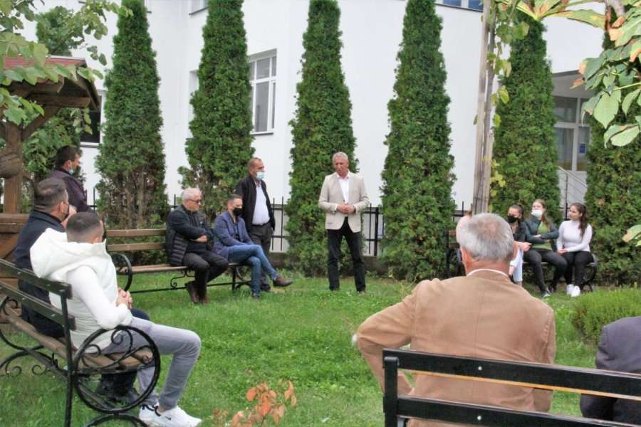 Quni: Fshat më fshat e derë më derë e shpalosim programin qeverisës për Hasin e Prizrenin