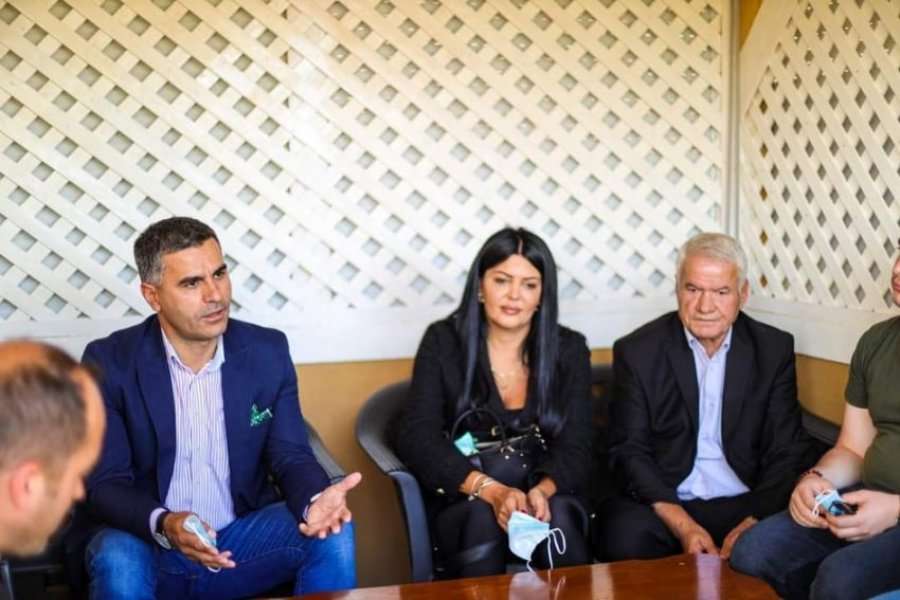 Xhafer Tahiri fushatë derë më derë, premton realizimin e trotuarit dhe rrugëve lokale