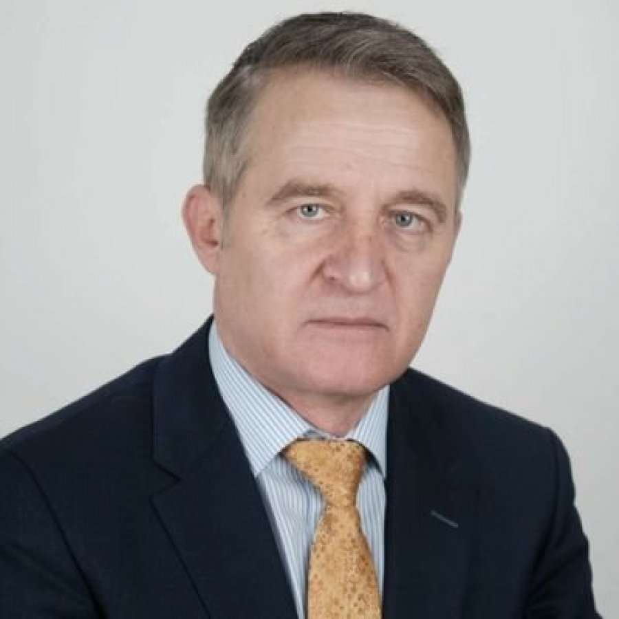 Idrizi prezanton programin për Vushtrrinë, me prioritet rininë, gratë dhe të pa punët