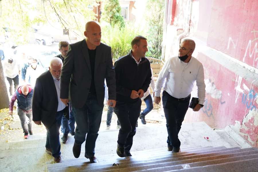 Haradinaj në lagjen “Dardania”: Siguria në shkolla do të jetë top prioritet