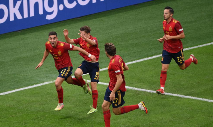 Spanja kalon në finale të Ligës së Kombeve, mposht Italinë në ”San Siro”