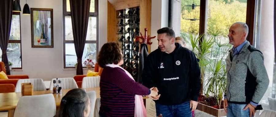 Berisha për veteranët e arsimit: Kategoria që ruajti dhe shpëtoi shoqërinë nga asimilimi