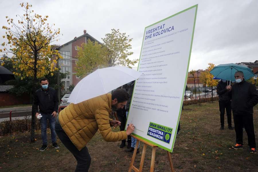 Uran Ismaili nënshkruan zotimet për lagjet Vreshta dhe Kolovica