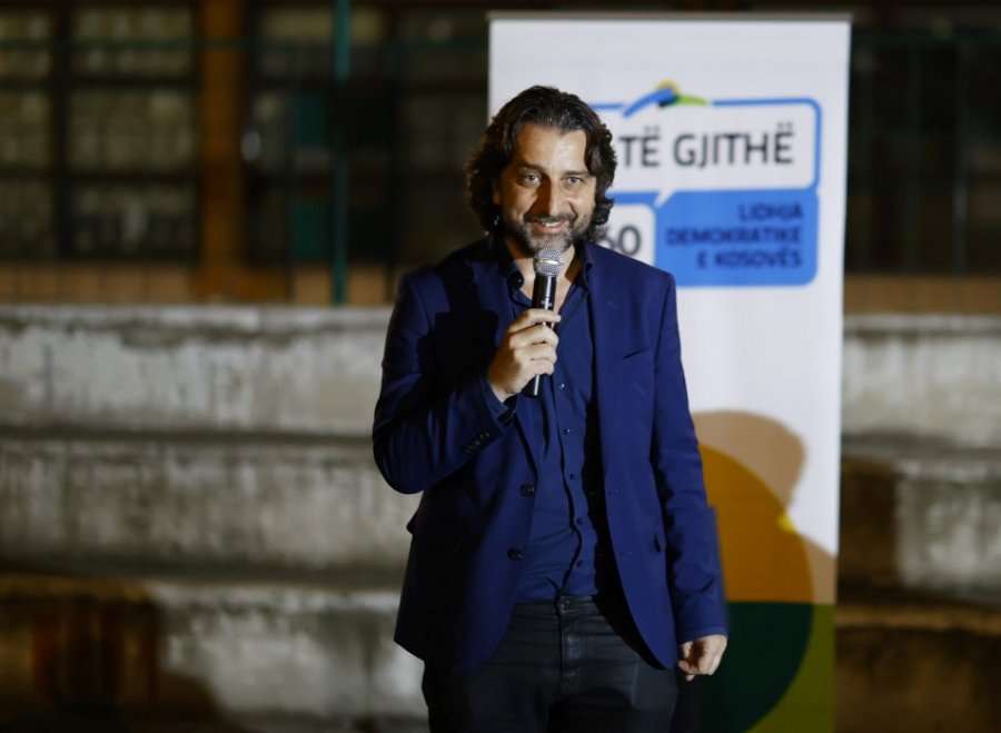 Rama shpalos programin e tij para banorëve të Tophanes