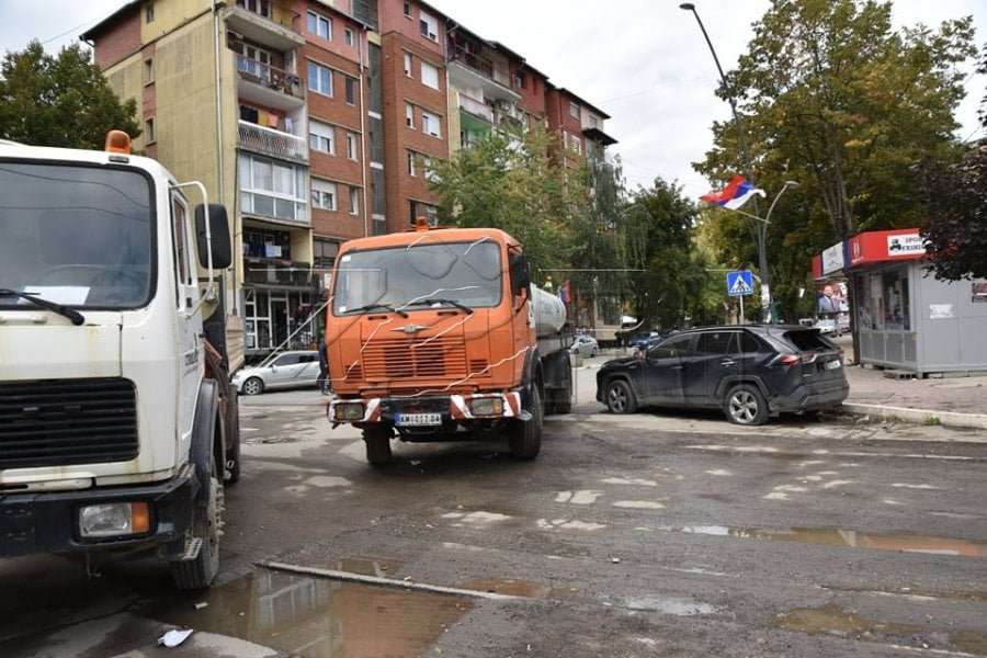 Drejtori i Policisë: Ka pasur rrjedhje të informacionit për aksionin e sotëm, 10 policë janë lënduar