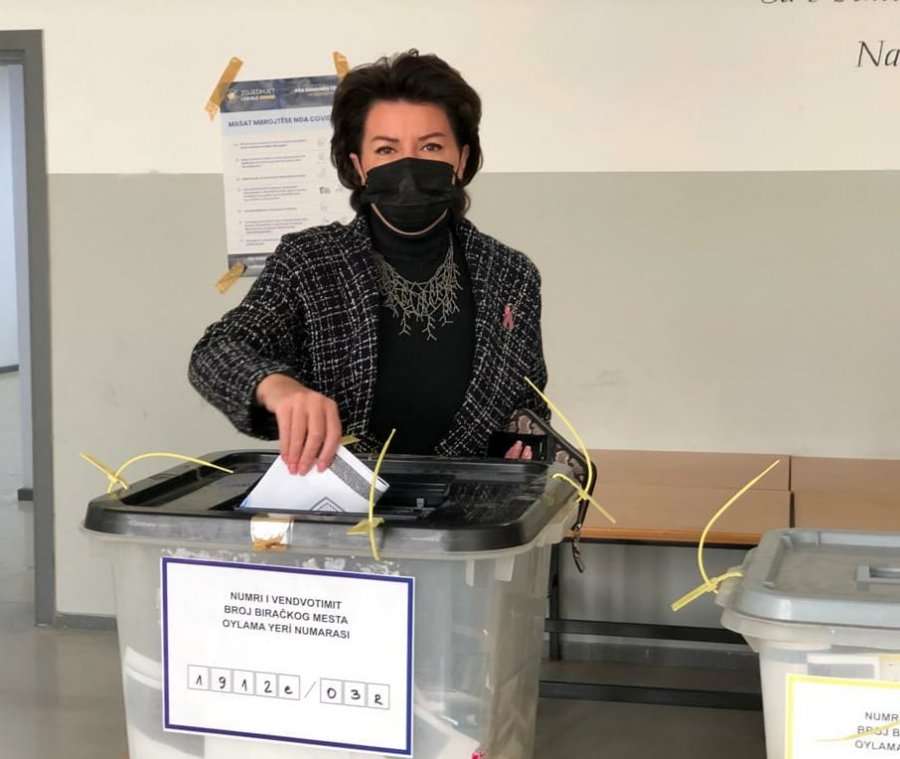 Jahjaga: Unë votova për Prishtinën që e dua, voto edhe ti