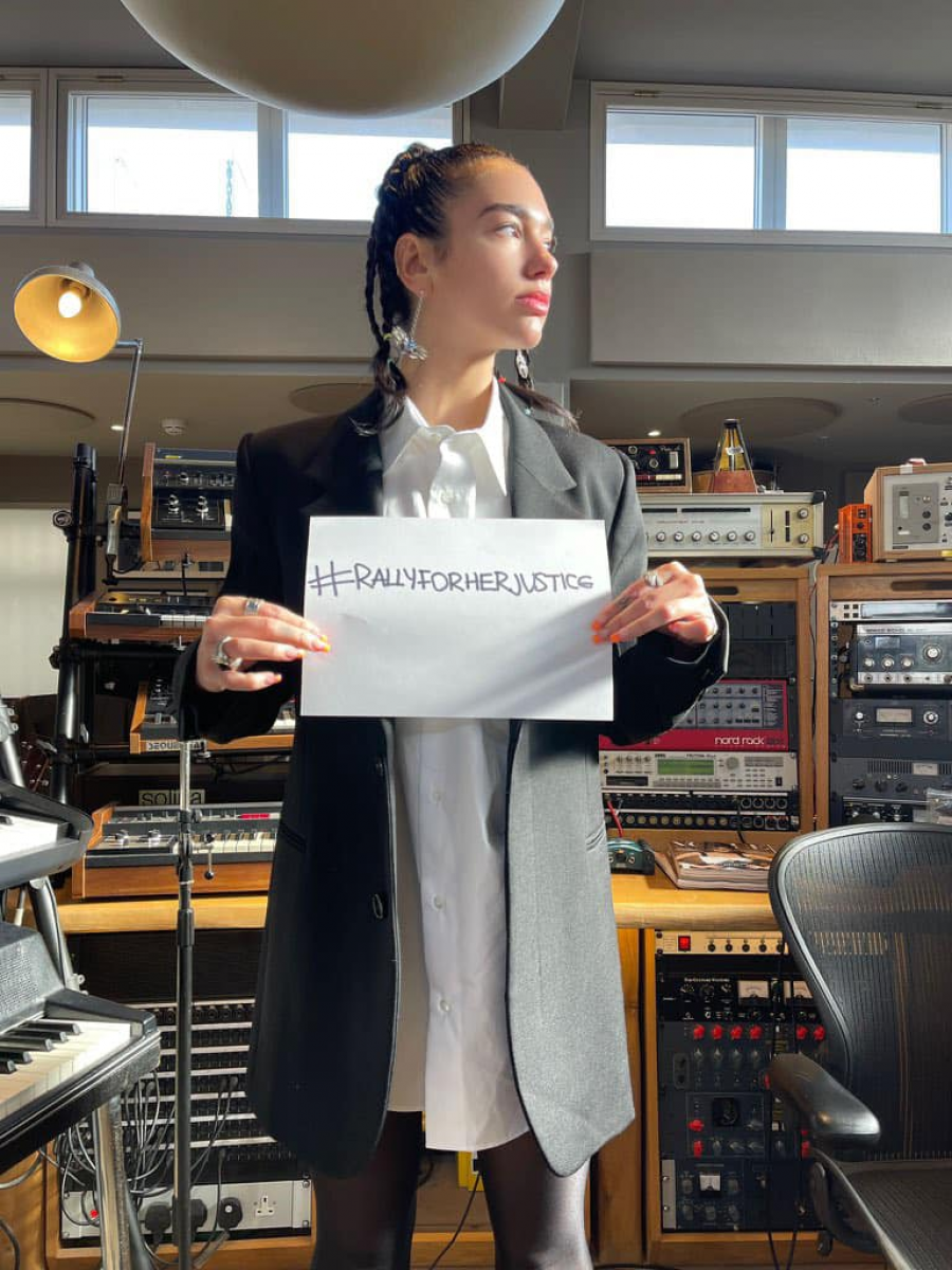Dua Lipa mbështet fushatën e Vasfije Krasniqit për drejtësi për gratë e dhunuara në luftë