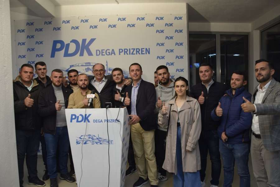 PDK-ja thotë se një nëndegë e LVV-së në Prizren i është bashkuar Shaqir Totajt