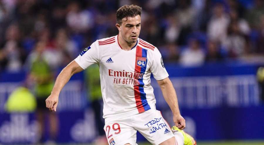 Shaqiri ftohet për ndeshjen e nesërme të Lyonit, pavarësisht raportimeve se nuk do të mundë të luajë