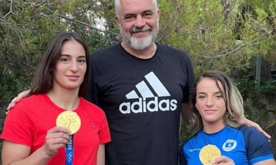 Distria Krasniqi dhe Nora Gjakova do të jenë pjesë e Forcave të Armatosura të Shqipërisë, thotë Rama