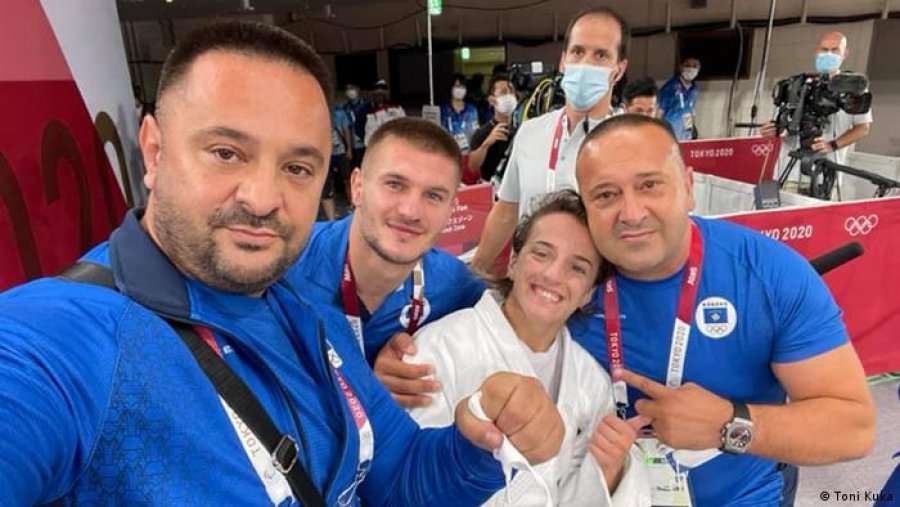 Distria Krasniqi përjetëson “Medaljen e Artë” të fituar në Tokio