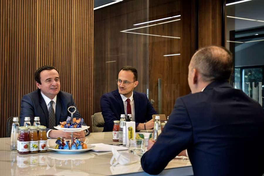 Kurti dhe Hyseni në Gjilan: Do të fitojmë pa balotazh