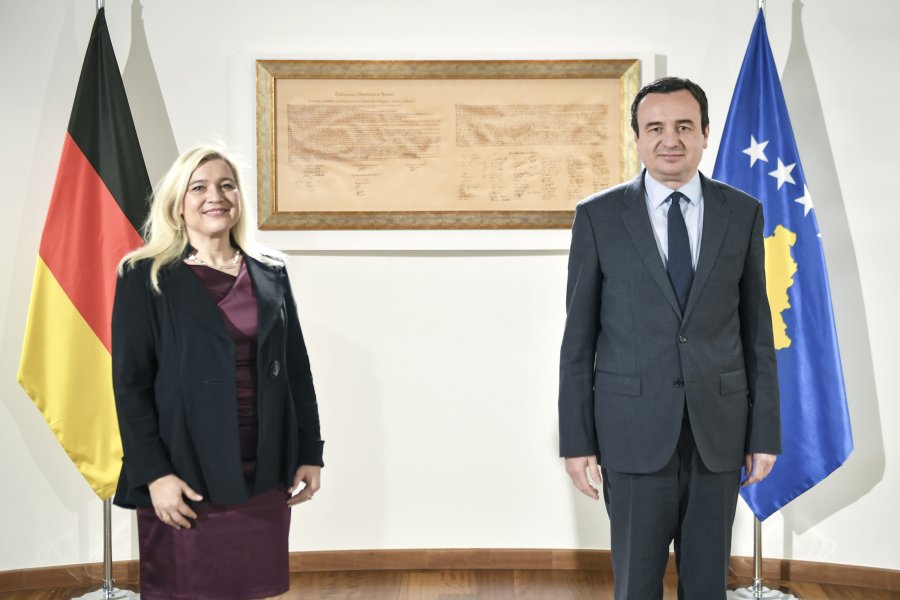 Kurti takon ministren Huml, kërkon nga Bavaria të ndihmojë Kosovën me përvojën në arsim