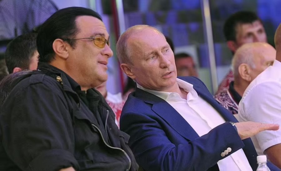 Aktori Steven Seagal feston ditëlindjen në Moskë, iu premton besnikëri njerëzve të Putinit