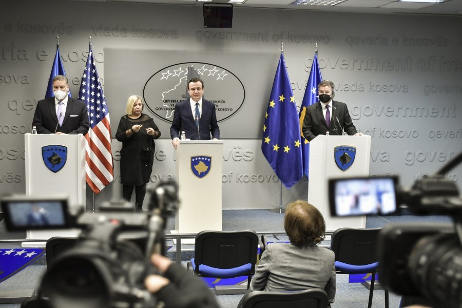 Paralajmërohet takim midis Kurtit, Escobarit dhe Lajçakut