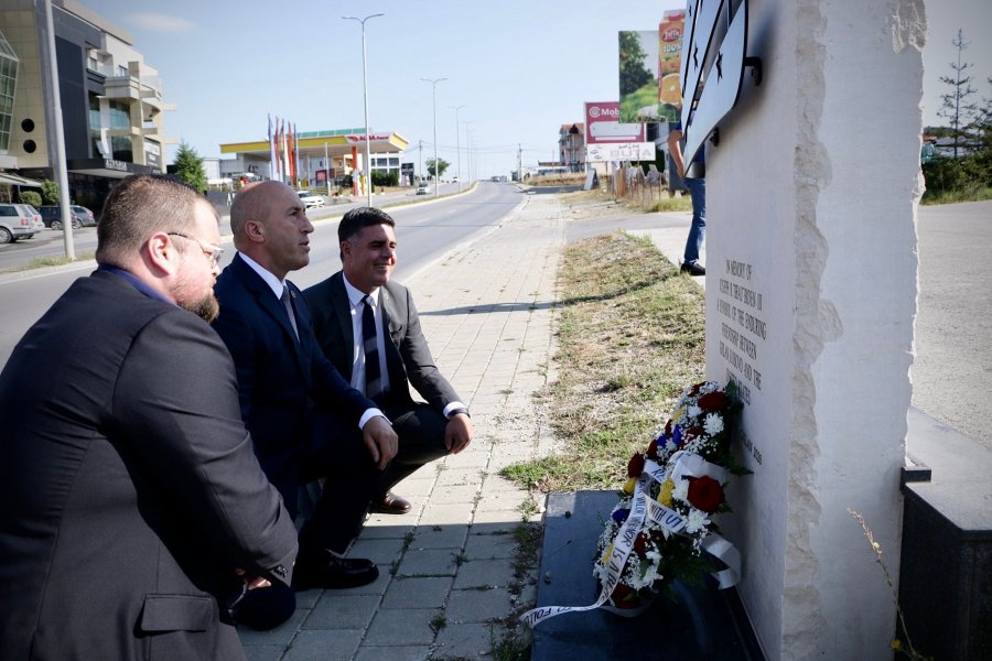 Haradinaj e nderon djalin e Bidenit për shërbimin në Kosovë