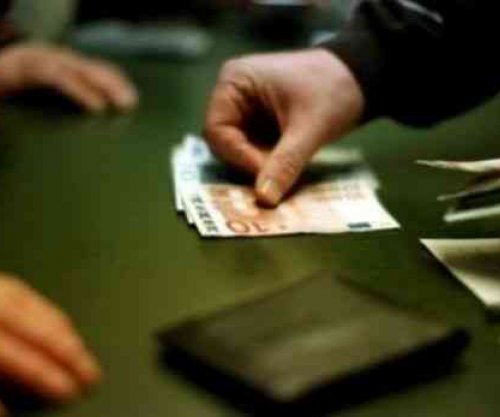 Ia dhanë 38 mijë euro, ia morën 123 mijë – Detaje nga arrestimi i tre të dyshuarve për fajde