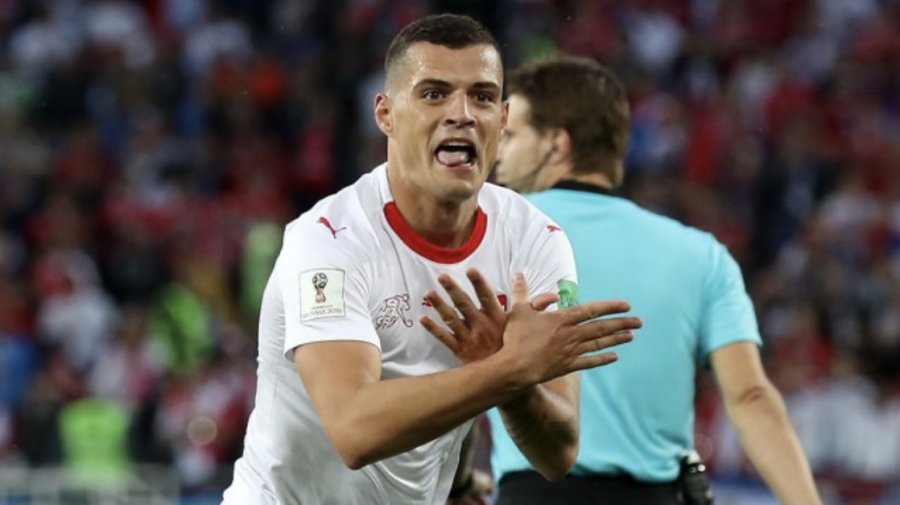 Bashkë me Shaqirin “varrosën” Serbinë, Xhaka: Ma kanë rrahur babanë në burgjet serbe, plagët janë të thella