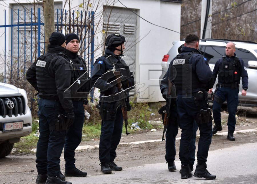 Policët e bllokuar në Leposaviq ndërrohen pas dy jave