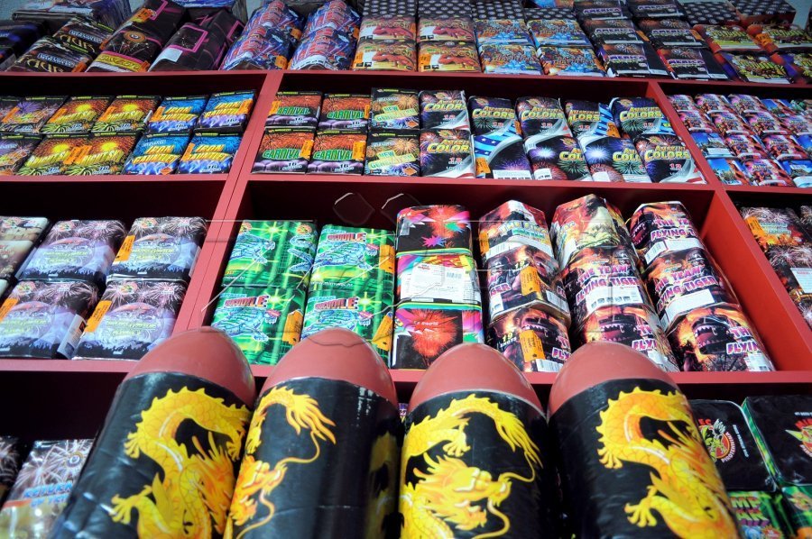 Disa komuna ndalojnë fishekzjarrët për fundvit, ekspertët kërkojnë më shumë vetëdije nga qytetarët