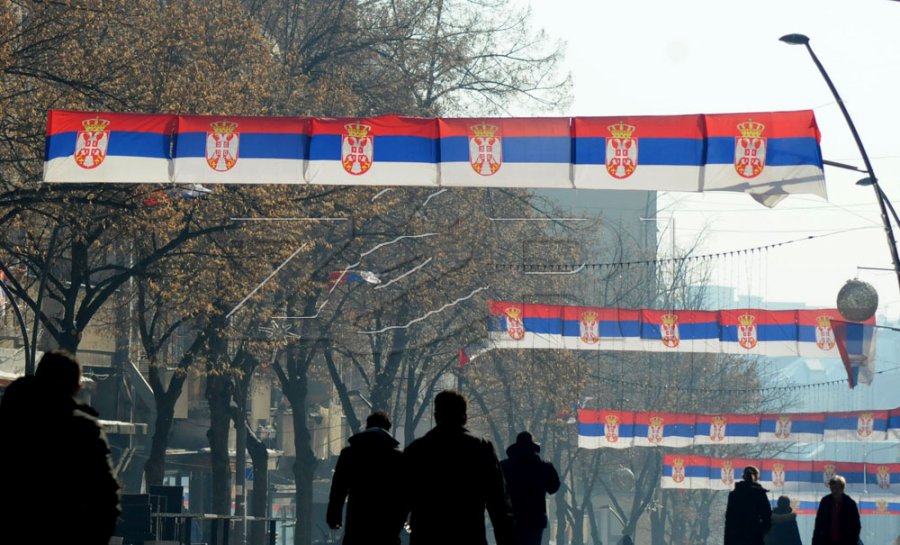 Paralelizmi lë pa ndihma studentët serbë në Kosovë
