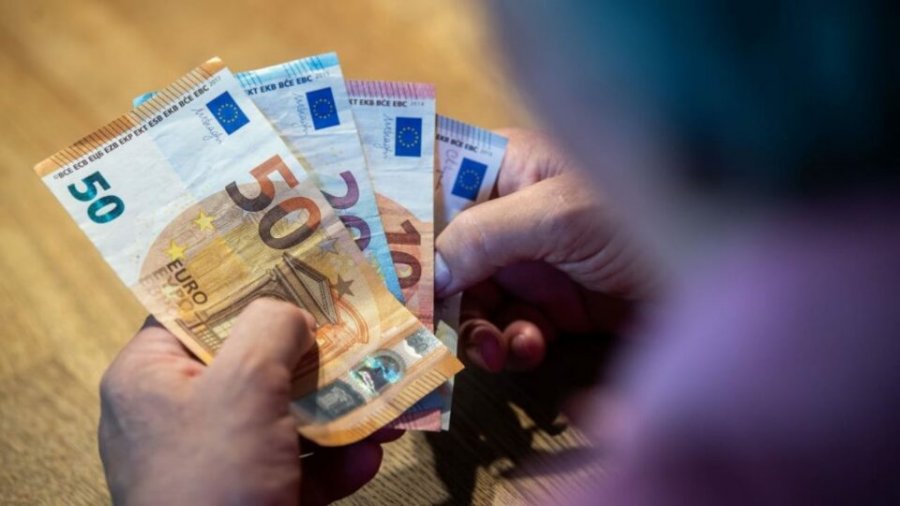 Dalin pensionet për mbi 293 mijë përfitues