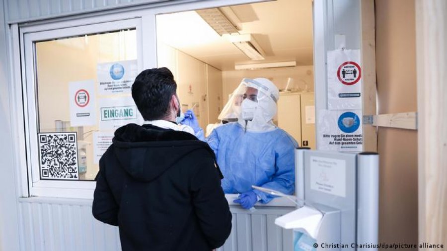 Varianti Omicron dominues në Gjermani, shifra rekorde infektimesh