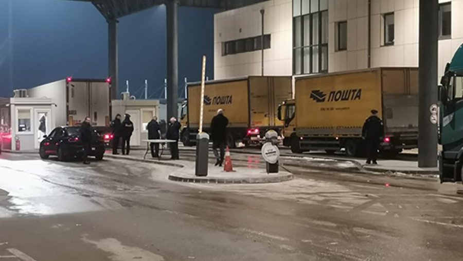 Çka ndodhi mbrëmë në Merdar, ku Serbia thotë të jetë arrestuar një zyrtar i Komisionit Zgjedhor