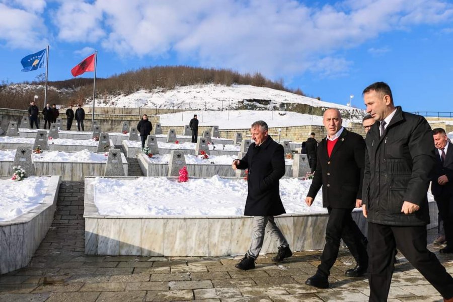 Haradinaj në Reçak: Masakra, dëshmi e krimit gjenocidal