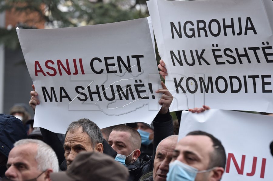 Sa protestues ishin dje kundër shtrenjtimit të rrymës, sipas Policisë