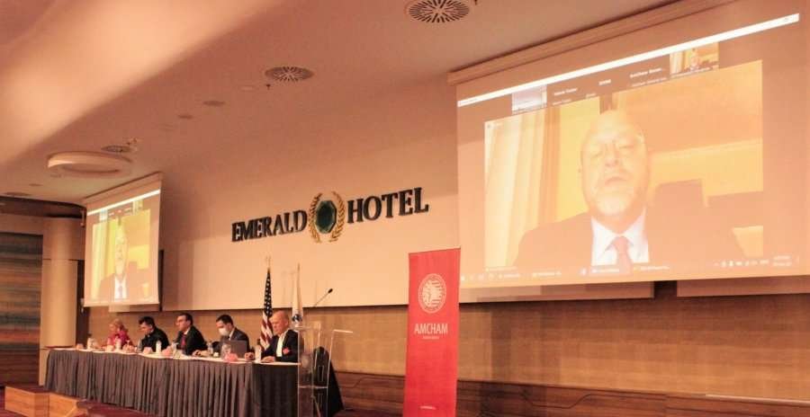 Ambasadori amerikan Hovenier: Kosova ka nevojë për një sektor dinamik privat
