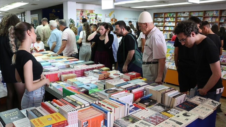 Përmbyllet edicioni i 22-të i Panairit të Librit, pati interesim të madh të qytetarëve