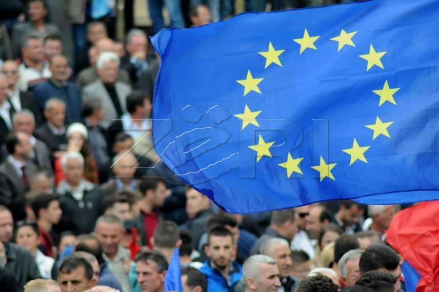 Gjermania e do liberalizimin për Kosovën, Franca hesht