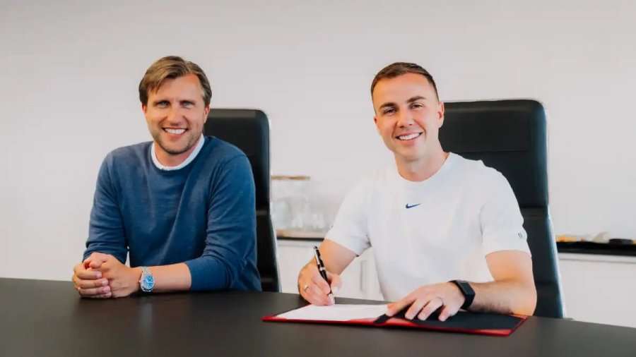 Zyrtare: Eintracht Frankurti e transferon Mario Gotzen
