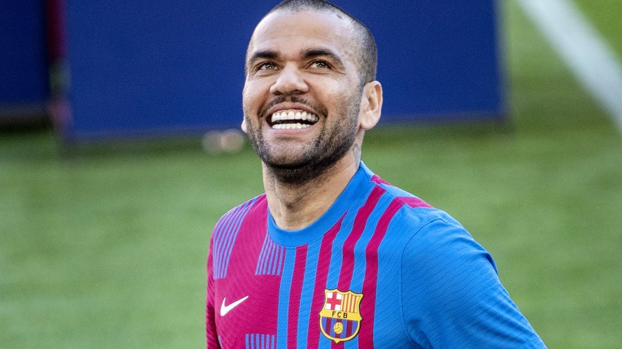 E ardhmja e Alvesit, e pasigurt pas largimit nga Barcelona