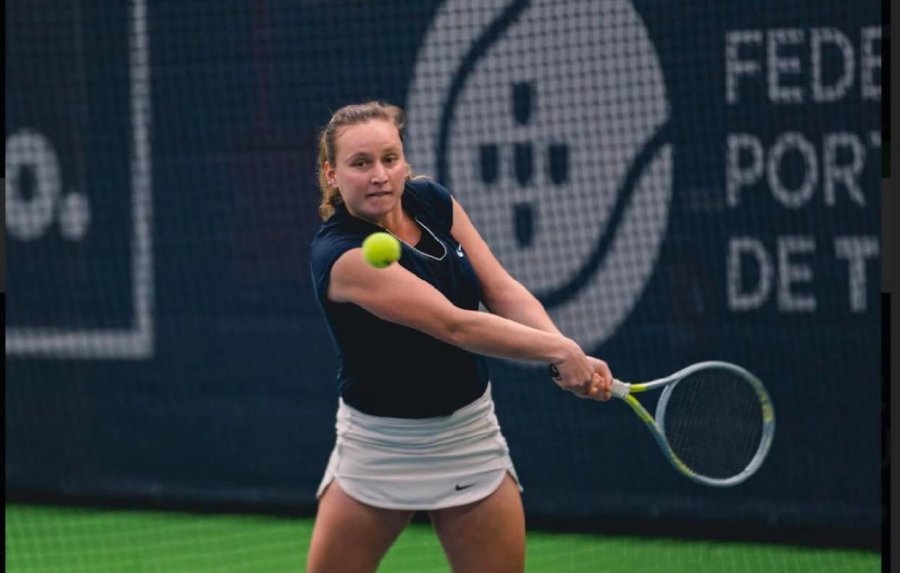 Arlinda Rushiti eliminon bartësen e parë në “ITF World Tennis Tour”
