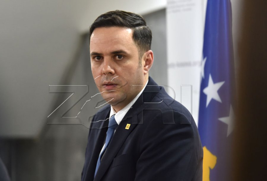  Abdixhiku për Kurtin: Kosova sot s’ka kryeministër, por populist e paranojak