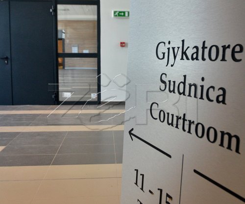 Mbrohen në heshtje 22 zyrtarët policorë të akuzuar për korrupsion në Qafë-Morinë, për njërin veçohet procedura